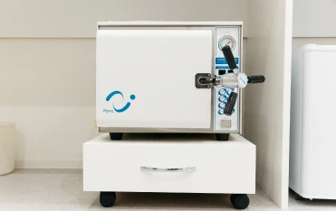 治療器具を滅菌する高圧蒸気滅菌器
