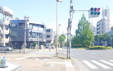井草森公園が見える井草三丁目交差点